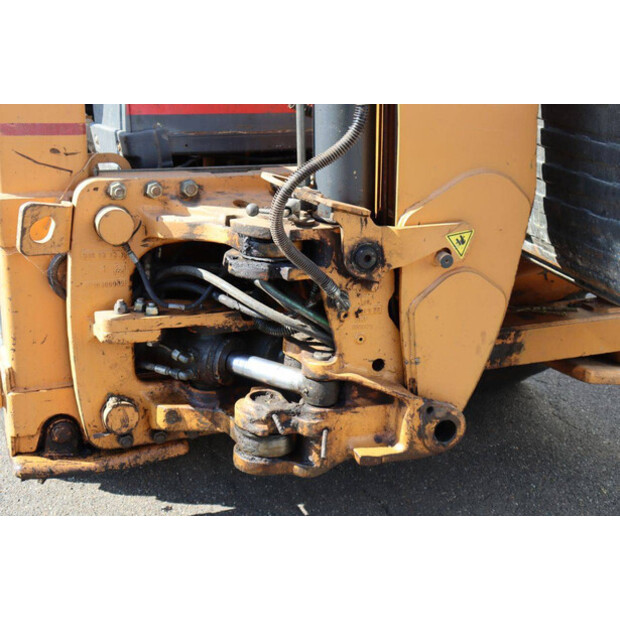 2018 CASE 851EX-48863145