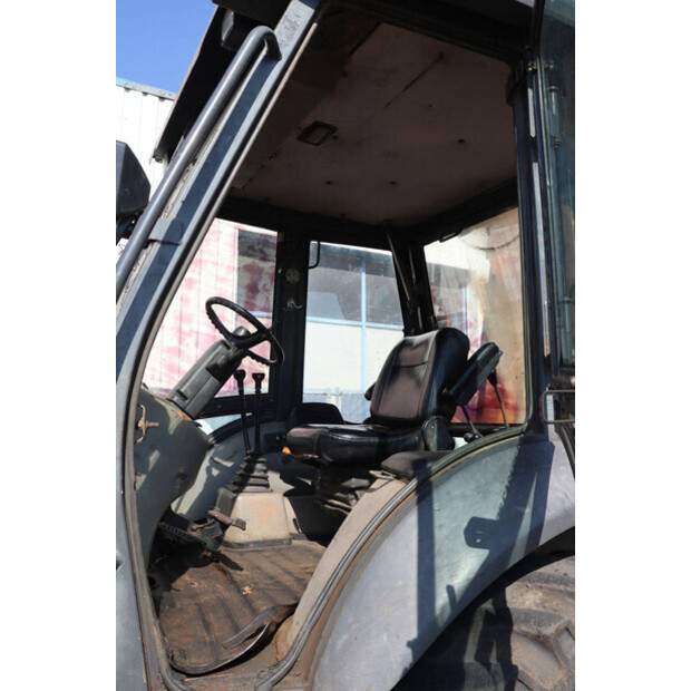 2018 CASE 851EX-48863147