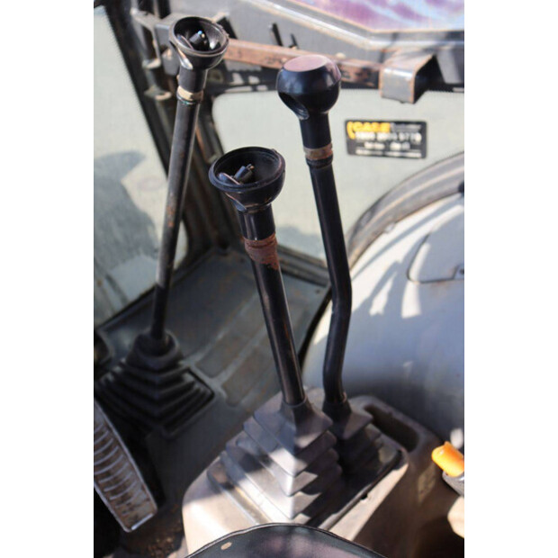 2018 CASE 851EX-48863154