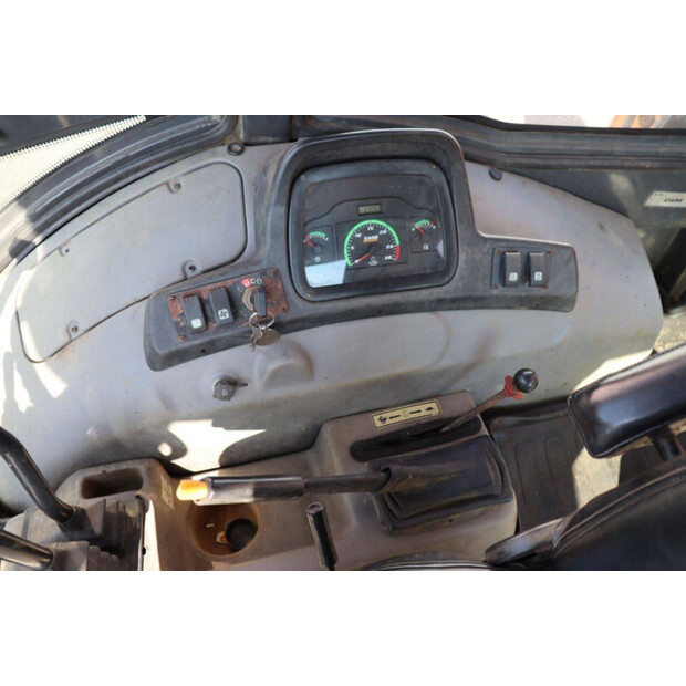 2018 CASE 851EX-48863155