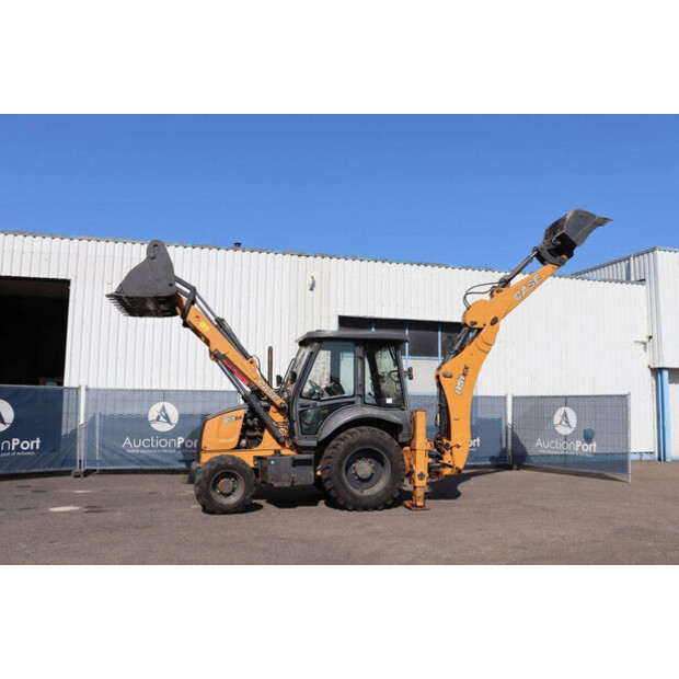 2018 CASE 851EX-48863159