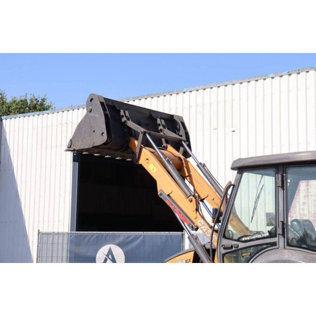 2018 CASE 851EX-48863162