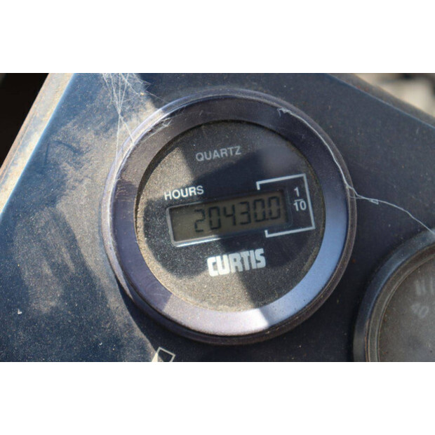 1991 سفيتراك 860 28-48863225