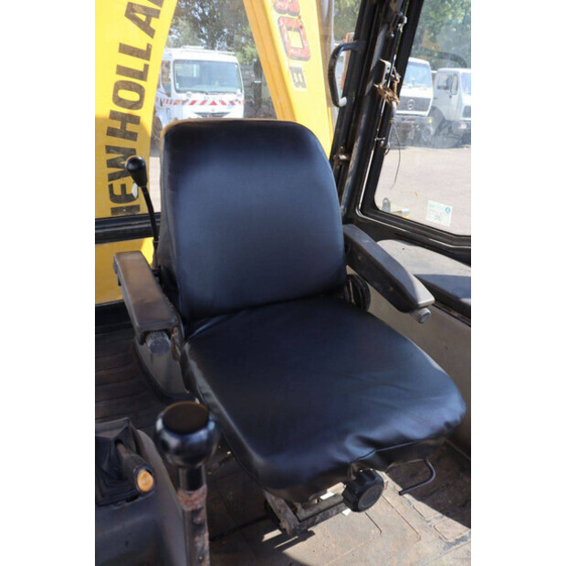 2018 نيو هولاند B90B-SS-48863251