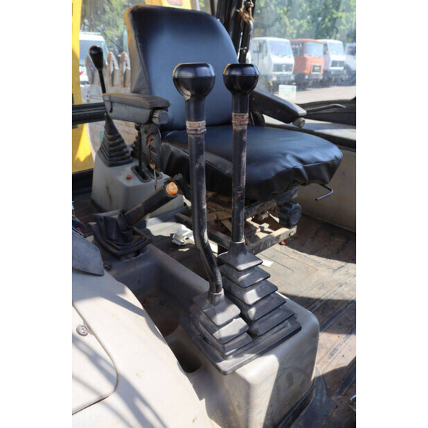 2018 نيو هولاند B90B-SS-48863252
