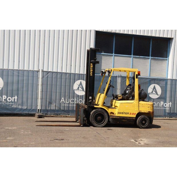2001 Hyster H3.00XM-48863367