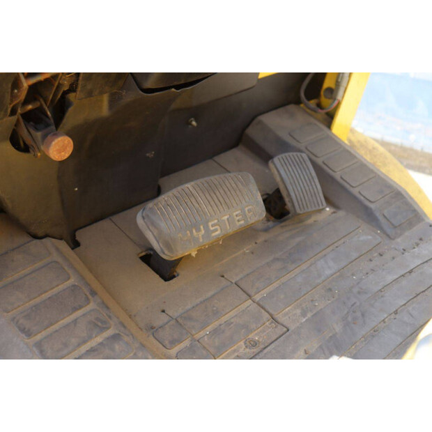 2001 Hyster H3.00XM-48863391