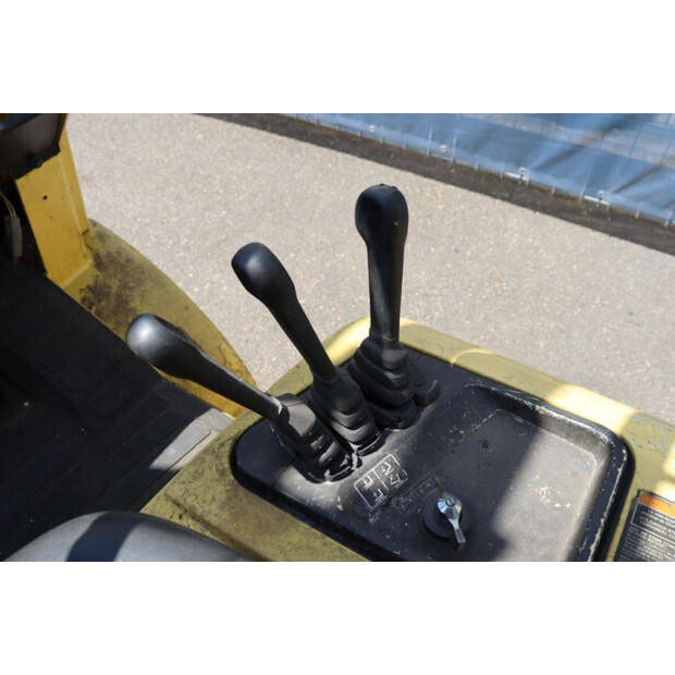 2001 Hyster H3.00XM-48863397