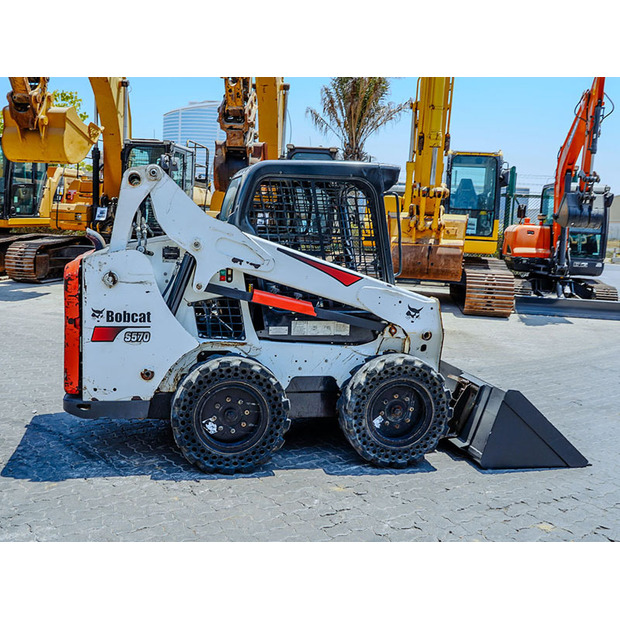 2017 BOBCAT S570-48864033
