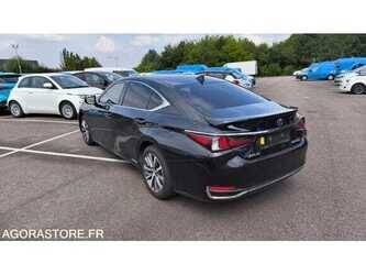2021-lexus-es300h-48864233