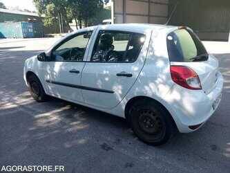 2012-renault-clio-1474315-48864643