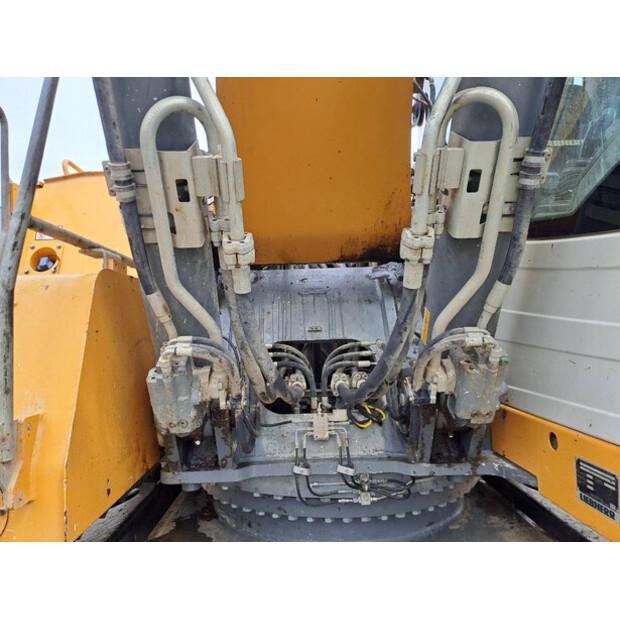 2018 ليبهير R946LC-48866828