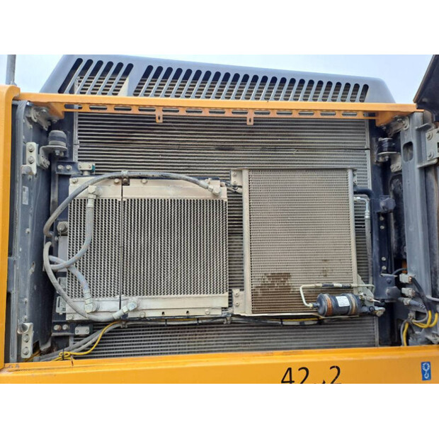 2018 ليبهير R946LC-48866834