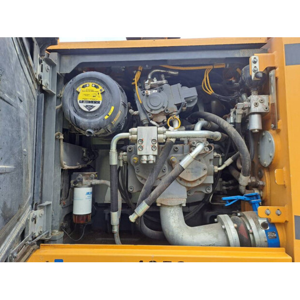 2018 ليبهير R946LC-48866836