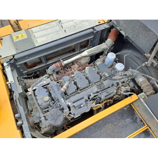 2018 ليبهير R946LC-48866839