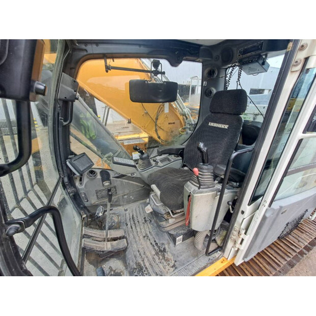 2018 ليبهير R946LC-48866841