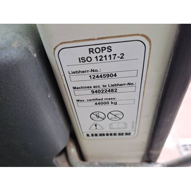 2018 ليبهير R946LC-48866843