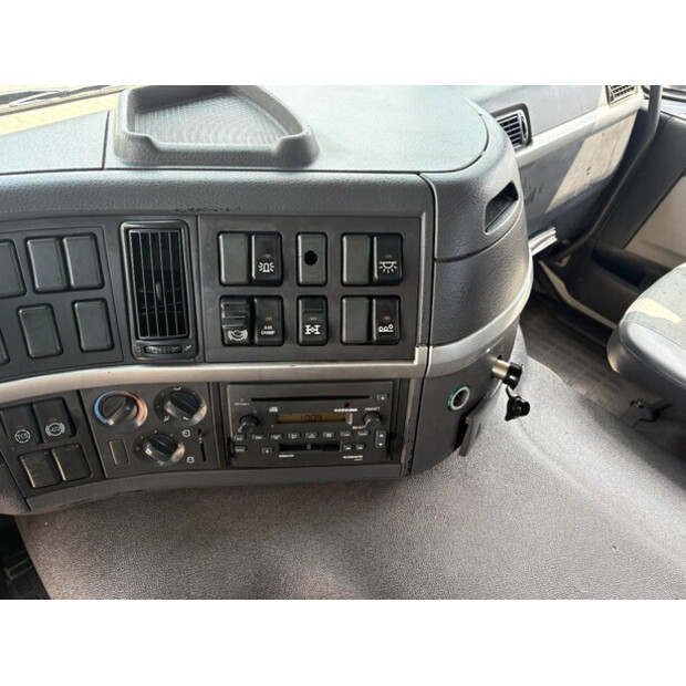2005 Volvo FM-48873973