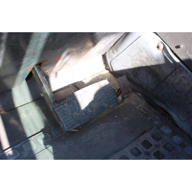 1997 مانيتو MT1337SLT-48874732