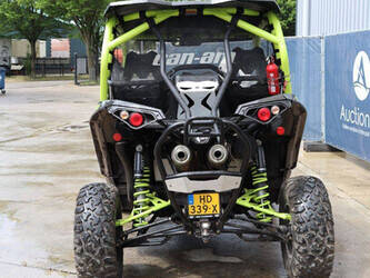 2015-bombardier-can-am-48875285