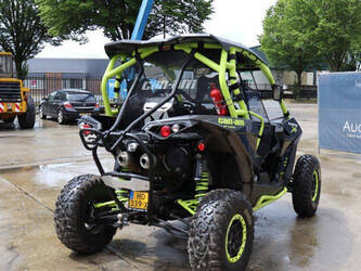2015-bombardier-can-am-48875286