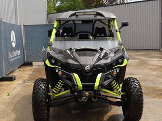 2015-bombardier-can-am-48875288