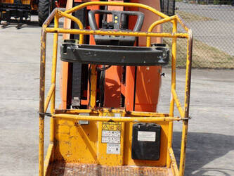2012-jlg-toucan-10e-1480523-48876216
