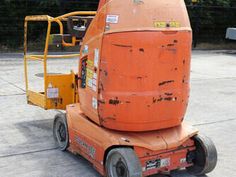 2012-jlg-toucan-10e-1480523-48876218