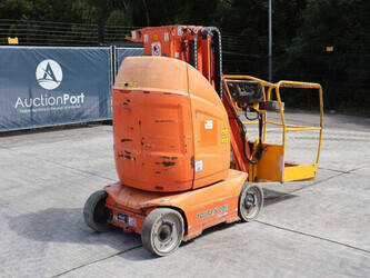 2012-jlg-toucan-10e-1480523-48876220
