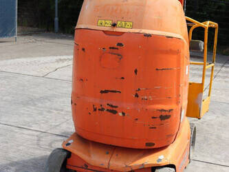 2012-jlg-toucan-10e-1480523-48876221