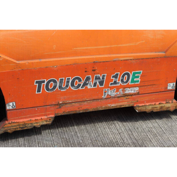 2012 جيه ال جي TOUCAN 10E-48876225