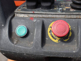 2012-jlg-toucan-10e-1480523-48876231