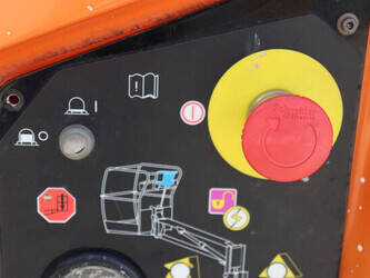2012-jlg-toucan-10e-1480523-48876234