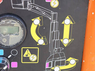 2012-jlg-toucan-10e-1480523-48876235