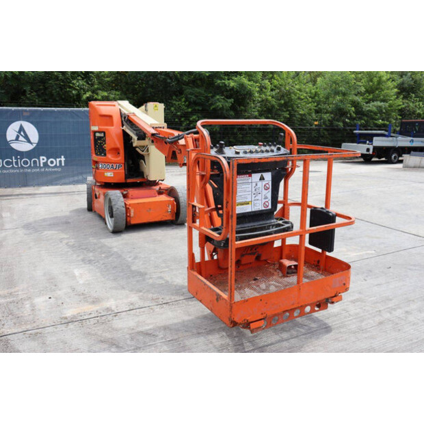 2007 JLG E300AJP-48876360