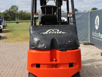 2005-linde-e30-03-600-1480542-48876871