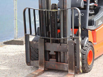 2005-linde-e30-03-600-1480542-48876877