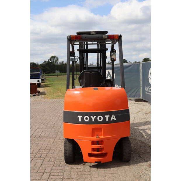 2010 Toyota 7FBMF35-48877019
