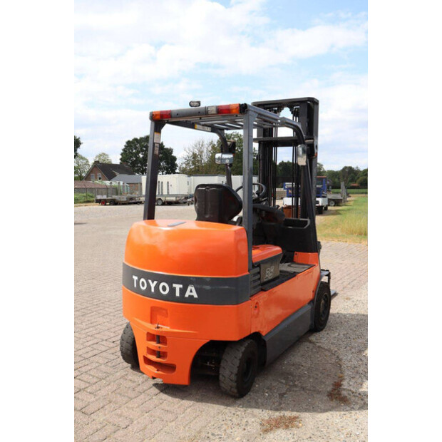 2010 Toyota 7FBMF35-48877020