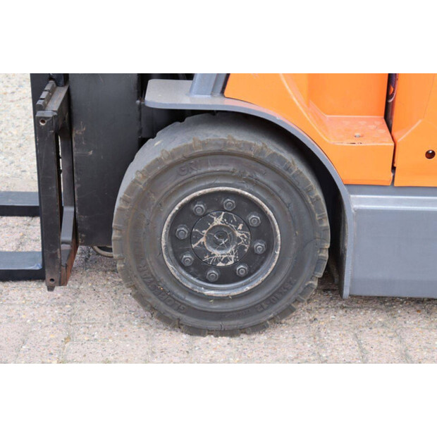 2010 Toyota 7FBMF35-48877028