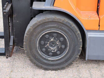 2010-toyota-7fbmf35-1480546-48877028