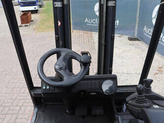 2005-linde-e30-03-600-1480550-48877182