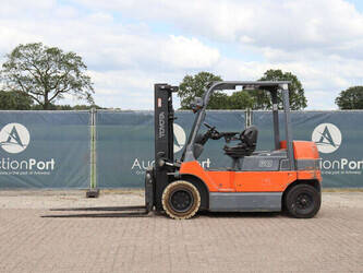 2006-toyota-7fbmf50-1480551-48877203