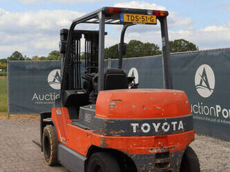 2006-toyota-7fbmf50-1480551-48877205