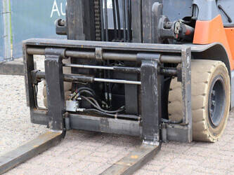 2006-toyota-7fbmf50-1480551-48877212