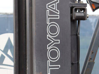 2006-toyota-7fbmf50-1480551-48877213
