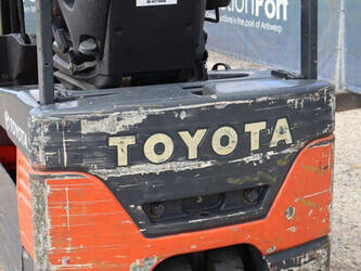2005-toyota-7fbef15-1480552-48877251