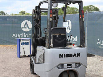 2011-nissan-1n1l18q-1480561-48877567