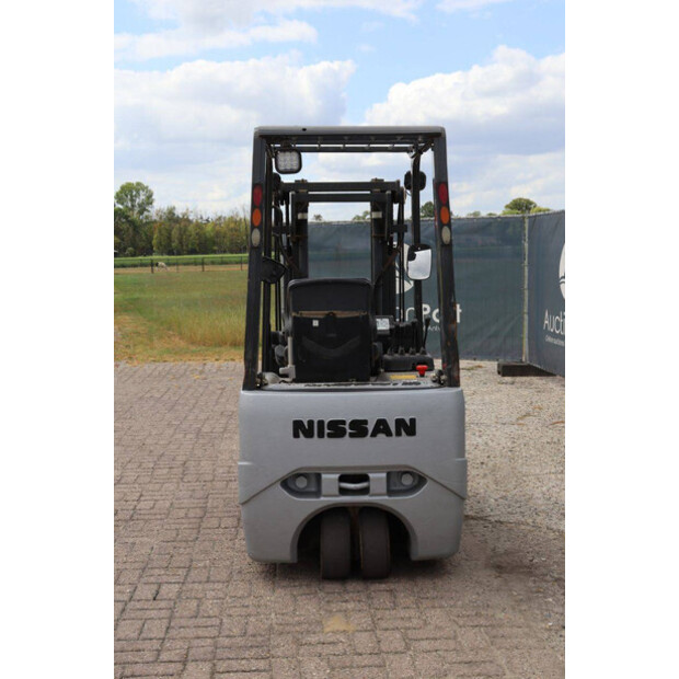 2011 NISSAN 1N1L18Q-48877568