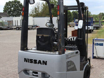 2011-nissan-1n1l18q-1480561-48877569